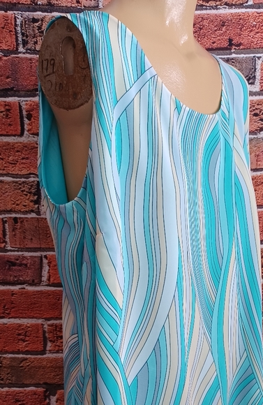 PRICE DROP!! DRAPERS AND DAMON'S 2PC - Picture 3 of 14